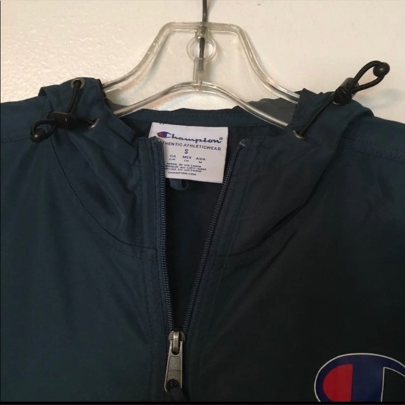 Men’s Champion Packable pull over jacket - Picture 6 of 8